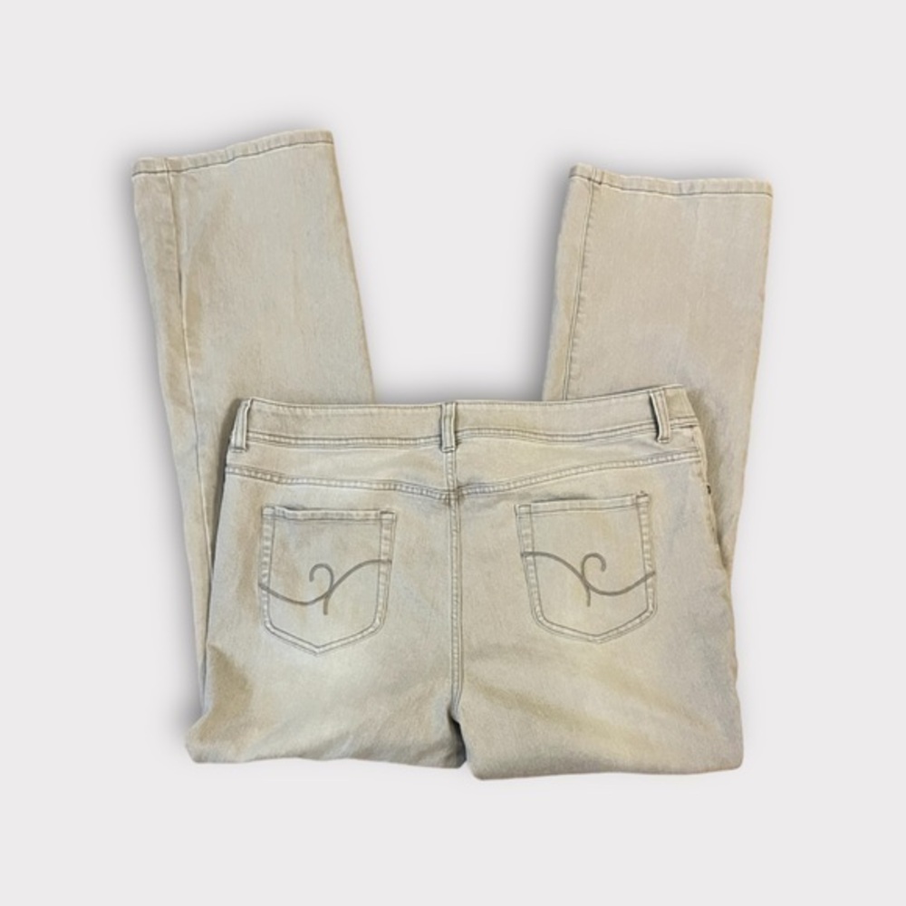 Chico’s Sand Color Stretch Jeans SIZE 2.5 SHORT! Embossed pocket. Lightweight.